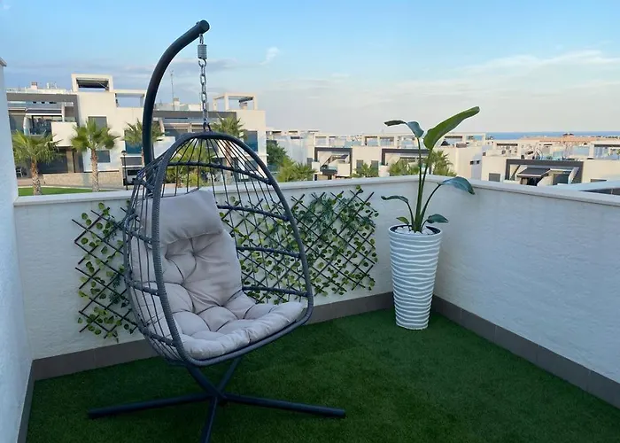 Luxury Penthouse With Private Rooftop Terrace, Pool, Punta Prima, Torrevieja Appartement *