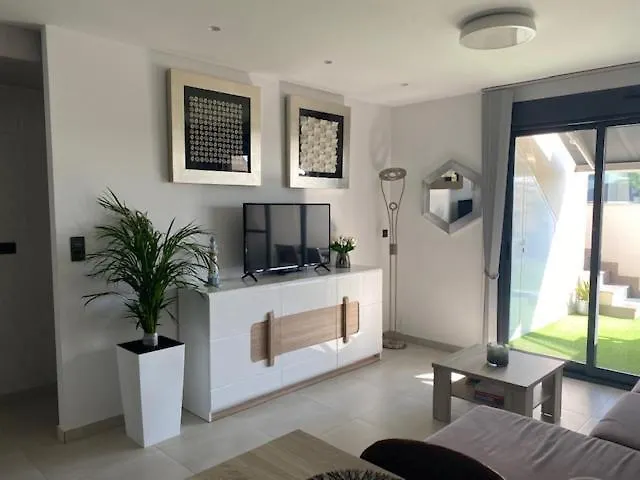 Luxury Penthouse With Private Rooftop Terrace, Pool, Punta Prima, Torrevieja Appartement *