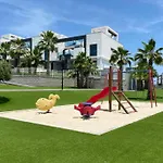 Luxury Penthouse With Private Rooftop Terrace, Pool, Punta Prima, 아파트