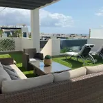 Luxury Penthouse With Private Rooftop Terrace, Pool, Punta Prima, 아파트