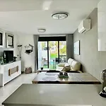 Lejlighed Luxury Penthouse With Private Rooftop Terrace, Pool, Punta Prima, Torrevieja *
