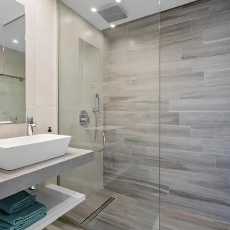 Luxury Penthouse With Private Rooftop Terrace, Pool, Punta Prima, Appartement *