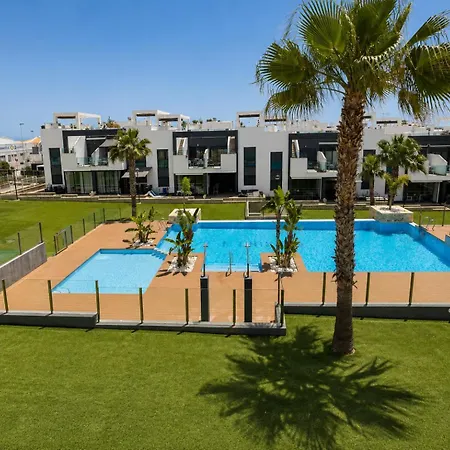 Luxury Penthouse With Private Rooftop Terrace, Pool, Punta Prima,