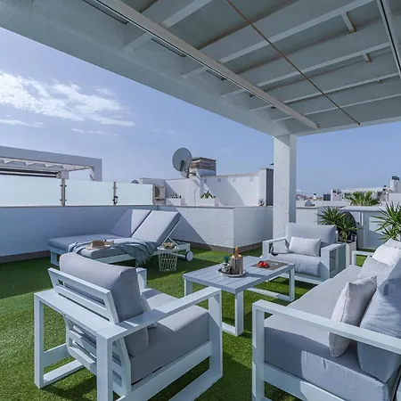 Huoneisto Luxury Penthouse With Private Rooftop Terrace, Pool, Punta Prima, *